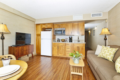 Lake House Ocean View plus central AC, 5-10 minute walk to beach! Sleeps 4., , on Oahu - Honolulu in Hawaii - Lakehouse Vacation Rental - Lake Home for rent on LakeHouseVacations.com