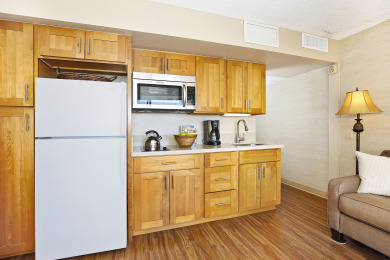 Lake House Ocean View plus central AC, 5-10 minute walk to beach! Sleeps 4., , on Oahu - Honolulu in Hawaii - Lakehouse Vacation Rental - Lake Home for rent on LakeHouseVacations.com