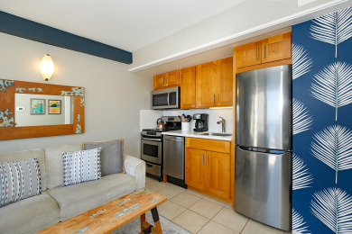 Lake House RENOVATED! Ocean View, FREE PARKING, Central AC, Pool, Quick Walk to Beach!, , on Oahu - Honolulu in Hawaii - Lakehouse Vacation Rental - Lake Home for rent on LakeHouseVacations.com