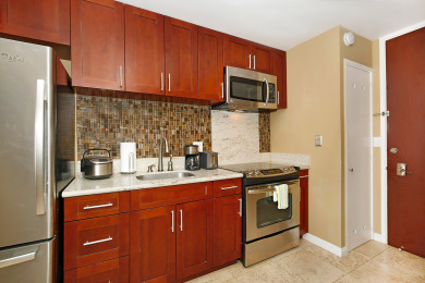 Lake House Stylish Waikiki Condo! Kitchen, CityMountain Views, Close to Everything!, , on Oahu - Honolulu in Hawaii - Lakehouse Vacation Rental - Lake Home for rent on LakeHouseVacations.com
