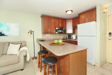 Lake House Partial Ocean View! Toto Washlet, FREE Parking, WasherDryer, Wi-Fi! Sleeps 4, , on Oahu - Honolulu in Hawaii - Lakehouse Vacation Rental - Lake Home for rent on LakeHouseVacations.com