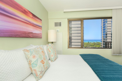 Lake House Partial Ocean View! Toto Washlet, FREE Parking, WasherDryer, Wi-Fi! Sleeps 4, , on Oahu - Honolulu in Hawaii - Lakehouse Vacation Rental - Lake Home for rent on LakeHouseVacations.com