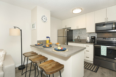 Lake House Newly Remodeled Condo in the Heart of Waikiki! 1 Block to Beach! FREE Parking, , on Oahu - Honolulu in Hawaii - Lakehouse Vacation Rental - Lake Home for rent on LakeHouseVacations.com