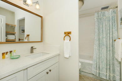 Lake House OceanDiamond Head Views, High Floor, AC, WasherDryer, WiFi, Parking!, , on Oahu - Honolulu in Hawaii - Lakehouse Vacation Rental - Lake Home for rent on LakeHouseVacations.com