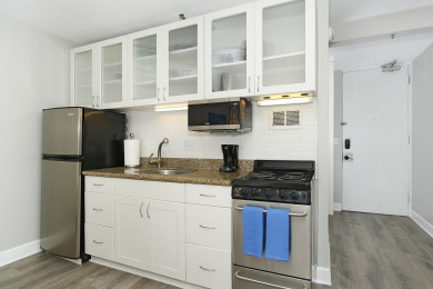 Lake House UPGRADED studio with kitchenette, AC, one FREE parking and Wi-Fi!, , on Oahu - Honolulu in Hawaii - Lakehouse Vacation Rental - Lake Home for rent on LakeHouseVacations.com