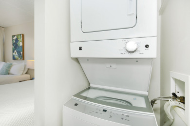 Lake House Budget-Friendly and Air-Conditioned with Washlet and WasherDryer!, , on Oahu - Honolulu in Hawaii - Lakehouse Vacation Rental - Lake Home for rent on LakeHouseVacations.com