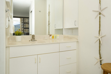 Lake House Budget-Friendly and Air-Conditioned with Washlet and WasherDryer!, , on Oahu - Honolulu in Hawaii - Lakehouse Vacation Rental - Lake Home for rent on LakeHouseVacations.com