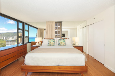 Lake House Peak-a-Boo Ocean View from Lanai, AC, Wi-Fi, Parking, Pool, Close to Beach!, , on Oahu - Honolulu in Hawaii - Lakehouse Vacation Rental - Lake Home for rent on LakeHouseVacations.com