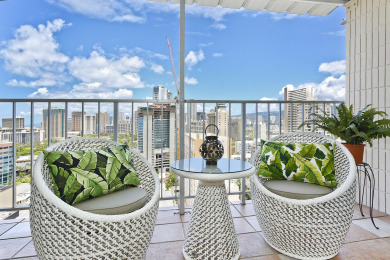 Lake House Large Penthouse 1 Bdr2 Bath with Washlets, Wi-Fi, AC, FREE Parking, , on Oahu - Honolulu in Hawaii - Lakehouse Vacation Rental - Lake Home for rent on LakeHouseVacations.com