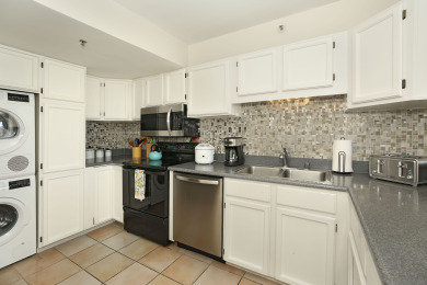 Lake House Large Penthouse 1 Bdr2 Bath with Washlets, Wi-Fi, AC, FREE Parking, , on Oahu - Honolulu in Hawaii - Lakehouse Vacation Rental - Lake Home for rent on LakeHouseVacations.com