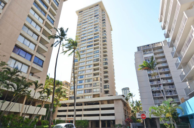Lake House Beautiful 2-bedroom condo, sleeps 6, washerdryer and one free parking!, , on Oahu - Honolulu in Hawaii - Lakehouse Vacation Rental - Lake Home for rent on LakeHouseVacations.com