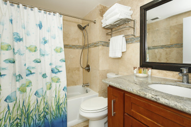 Lake House Beautiful 2-bedroom condo, sleeps 6, washerdryer and one free parking!, , on Oahu - Honolulu in Hawaii - Lakehouse Vacation Rental - Lake Home for rent on LakeHouseVacations.com