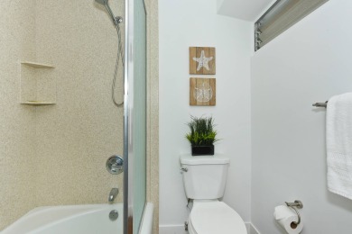 Lake House REMODELED! Ocean View 1-Bedroom, Kitchen, WasherDryer, AC, Wi-Fi, Sleeps 4., , on Oahu - Honolulu in Hawaii - Lakehouse Vacation Rental - Lake Home for rent on LakeHouseVacations.com