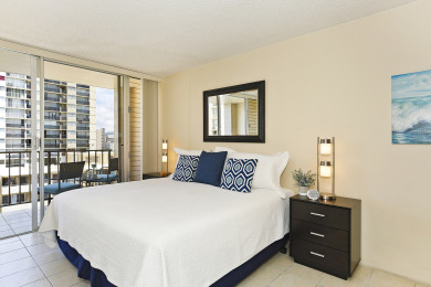 Lake House Studio with AC, Wi-Fi, Rooftop Pool, FREE Parking! Close to Beach!, , on Oahu - Honolulu in Hawaii - Lakehouse Vacation Rental - Lake Home for rent on LakeHouseVacations.com