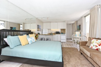 Lake House Breezy Corner Studio with AC & Kitchenette. FREE Parking, Wi-Fi, near Beach!, , on Oahu - Honolulu in Hawaii - Lakehouse Vacation Rental - Lake Home for rent on LakeHouseVacations.com