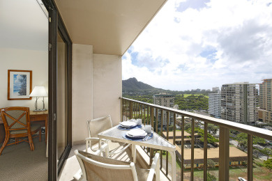 Lake House Partial Ocean View! King Bed! AC, Wi-Fi, Pool, Close to Beach!, , on Oahu - Honolulu in Hawaii - Lakehouse Vacation Rental - Lake Home for rent on LakeHouseVacations.com