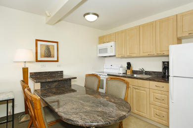 Lake House Partial Ocean View! King Bed! AC, Wi-Fi, Pool, Close to Beach!, , on Oahu - Honolulu in Hawaii - Lakehouse Vacation Rental - Lake Home for rent on LakeHouseVacations.com