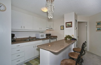 Lake House GREAT location! Marina view! Washerdryer, AC, Wi-Fi and one parking!, , on Oahu - Honolulu in Hawaii - Lakehouse Vacation Rental - Lake Home for rent on LakeHouseVacations.com