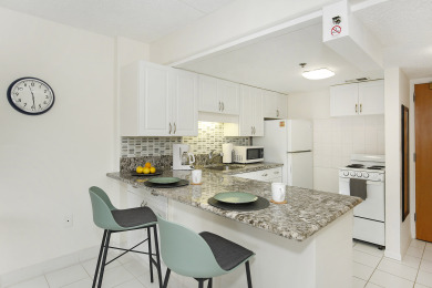 Lake House Great Studio at The Ilikai! Close to beach! AC, Wi-Fi, sleeps 4!, , on Oahu - Honolulu in Hawaii - Lakehouse Vacation Rental - Lake Home for rent on LakeHouseVacations.com