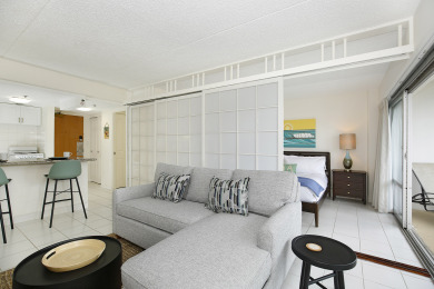 Lake House Great Studio at The Ilikai! Close to beach! AC, Wi-Fi, sleeps 4!, , on Oahu - Honolulu in Hawaii - Lakehouse Vacation Rental - Lake Home for rent on LakeHouseVacations.com