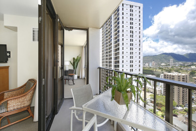 Lake House Magnificent Waikiki Mountain Views! Free Wi-Fi, Pool & More!, , on Oahu - Honolulu in Hawaii - Lakehouse Vacation Rental - Lake Home for rent on LakeHouseVacations.com