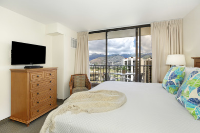 Lake House Magnificent Waikiki Mountain Views! Free Wi-Fi, Pool & More!, , on Oahu - Honolulu in Hawaii - Lakehouse Vacation Rental - Lake Home for rent on LakeHouseVacations.com