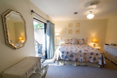 Lake House Short walk to the beautiful beaches of 30A, , on Gulf of Mexico - Santa Rosa Bay in Florida - Lakehouse Vacation Rental - Lake Home for rent on LakeHouseVacations.com
