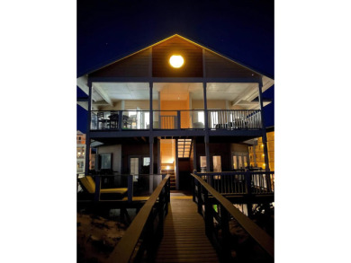 Lake House Excellent Gulf front located along a private beach dog friendly, , on Gulf of Mexico - Santa Rosa Bay in Florida - Lakehouse Vacation Rental - Lake Home for rent on LakeHouseVacations.com
