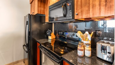 Lake House Kona Reef D-17 Direct Oceanfront, PoolHot Tub, Air Conditioning, Elevators, , on Big Island - Kailua-Kona Bay  in Hawaii - Lakehouse Vacation Rental - Lake Home for rent on LakeHouseVacations.com
