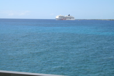 Lake House Oceanfront Paradise with private lanai overlooking Kailua Bay, , on Big Island - Kailua-Kona Bay in Hawaii - Lakehouse Vacation Rental - Lake Home for rent on LakeHouseVacations.com