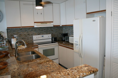 Lake House Oceanfront Paradise with private lanai overlooking Kailua Bay, , on Big Island - Kailua-Kona Bay in Hawaii - Lakehouse Vacation Rental - Lake Home for rent on LakeHouseVacations.com