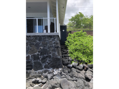 Lake House Turtle Rock - Ocean Front Cottage with pool, , on Big Island - Kailua-Kona Bay  in Hawaii - Lakehouse Vacation Rental - Lake Home for rent on LakeHouseVacations.com