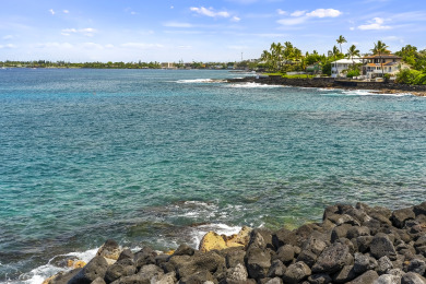 Lake House SV4205 2 bedroom, DIRECT OCEANFRONT, Wifi, BREATHTAKING VIEW., , on Big Island - Kailua-Kona Bay  in Hawaii - Lakehouse Vacation Rental - Lake Home for rent on LakeHouseVacations.com