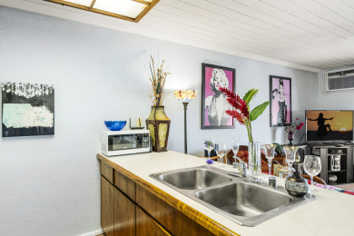 Lake House KONA REEF D-32 Absolute Oceanfront, Top Floor, Private, , on Big Island - Kailua-Kona Bay  in Hawaii - Lakehouse Vacation Rental - Lake Home for rent on LakeHouseVacations.com