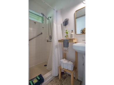 Lake House Chic and Romantic Beachside Studio - Steps To Beach, Super Walkable Location, , on  in Hawaii - Lakehouse Vacation Rental - Lake Home for rent on LakeHouseVacations.com