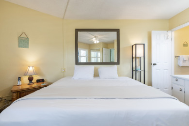 Lake House King size bed! On the ocean front property, , on Maui - Kihei in Hawaii - Lakehouse Vacation Rental - Lake Home for rent on LakeHouseVacations.com