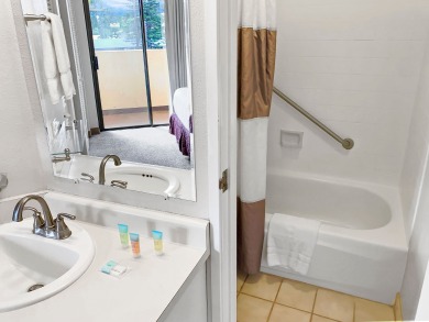 Lake House On the oceanfront in sunny Kihei, large private ocean view lanai, , on Maui - Kihei in Hawaii - Lakehouse Vacation Rental - Lake Home for rent on LakeHouseVacations.com