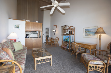 Lake House Great Top floor! Beamed Ceilings! Direct Views 214, , on Maui - Lahaina in Hawaii - Lakehouse Vacation Rental - Lake Home for rent on LakeHouseVacations.com