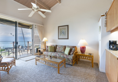 Lake House Great Top floor! Beamed Ceilings! Direct Views 214, , on Maui - Lahaina in Hawaii - Lakehouse Vacation Rental - Lake Home for rent on LakeHouseVacations.com