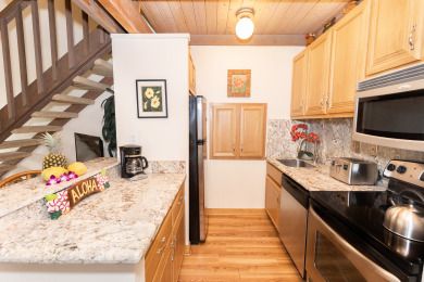 Lake House 2 Bedroom Stunner! Upper floor! Right on Ocean! #211, , on Maui - Lahaina in Hawaii - Lakehouse Vacation Rental - Lake Home for rent on LakeHouseVacations.com