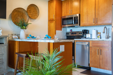 Lake House Stylish Oceanfront 1BR Private Lanai, Sunset Views 405, , on Maui - Lahaina in Hawaii - Lakehouse Vacation Rental - Lake Home for rent on LakeHouseVacations.com
