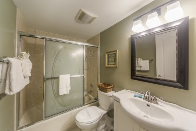 Lake House 2b 1.5b - Updated Johns Pass - Madeira Norte #102, , on Madeira Beach in Florida - Lakehouse Vacation Rental - Lake Home for rent on LakeHouseVacations.com
