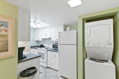 Lake House Beach View 2b 1.5b Madeira Norte #108, , on Madeira Beach in Florida - Lakehouse Vacation Rental - Lake Home for rent on LakeHouseVacations.com