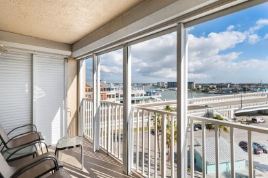 Lake House Beach View - Balcony - 3b 2b - Beach Place #505, , on Madeira Beach in Florida - Lakehouse Vacation Rental - Lake Home for rent on LakeHouseVacations.com