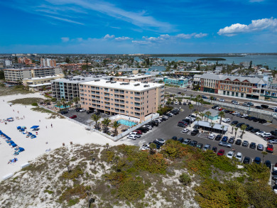 Lake House Direct Beachfront Corner Unit - Beach Place #206, , on Madeira Beach in Florida - Lakehouse Vacation Rental - Lake Home for rent on LakeHouseVacations.com