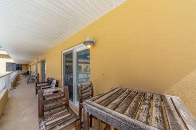 Lake House Just Renovated, New Kitchen & Upgraded Bath - Free WiFi - Surf Song, , on Madeira Beach in Florida - Lakehouse Vacation Rental - Lake Home for rent on LakeHouseVacations.com
