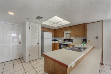 Lake House Beachfront Complex - 2b 2b - Beach Place #504, , on Madeira Beach in Florida - Lakehouse Vacation Rental - Lake Home for rent on LakeHouseVacations.com