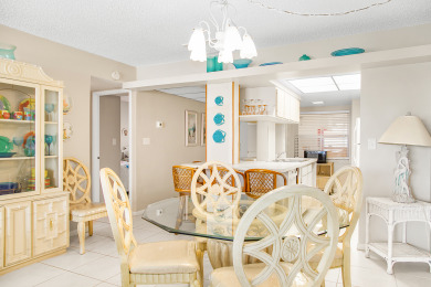Lake House Endless Beach Views 2b 1.5b - Madeira Norte #513, , on Madeira Beach in Florida - Lakehouse Vacation Rental - Lake Home for rent on LakeHouseVacations.com