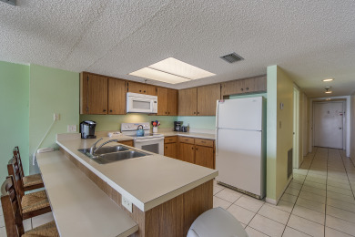 Lake House Direct Beachfront - Gulf Views - Beach Place #407, , on Madeira Beach in Florida - Lakehouse Vacation Rental - Lake Home for rent on LakeHouseVacations.com
