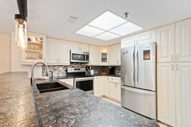Lake House Large unit in Beach Front Complex , , on Madeira Beach in Florida - Lakehouse Vacation Rental - Lake Home for rent on LakeHouseVacations.com